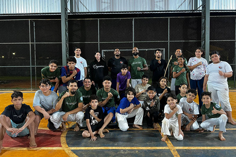 Projeto de capoeira na Ceilândia beneficia crianças, jovens e adultos